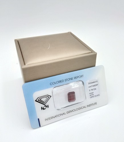 Joli Rubis Rouge taille émeraude 3,78 cts Naturel Certificat IGI scellé - Foto 4 di 7