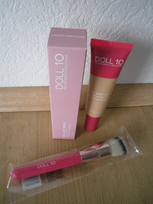 Doll 10 - 2-tlg. Doll Skin Genius (Make-up 60 ml + Pinsel) - Ligth Medium  - neu