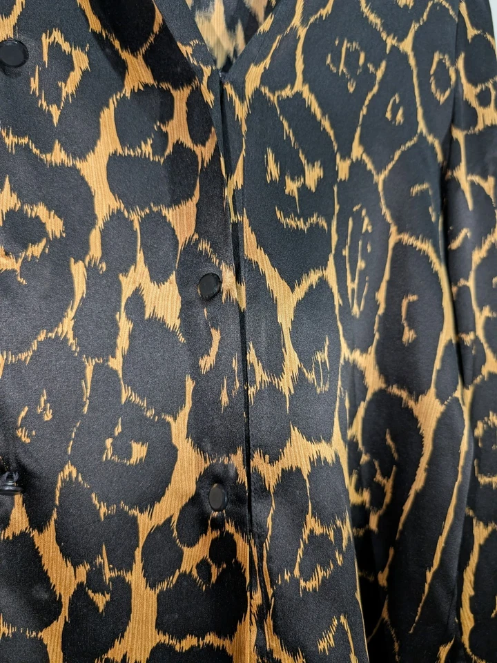 复古 100% 真丝 Doncaster 衬衫 8 中号微妙肩垫动物印花二手状况完好 — 第 2/3 张图片