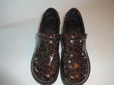 BOC "Peggy" 7 1/2 Animal Print Leopard Brown Patent Leather Clogs Women Born