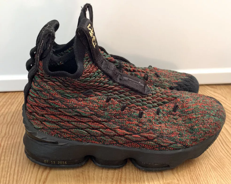 Nike Lebron XV 15 BHM schwarz History Monat Basketballschuhe Gr e 7Y