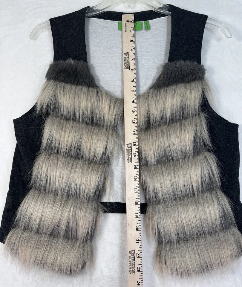 New LOGO By Lori Goldstein Medium Faux Fur Vest Gray Knit Back Womens - Image 4 of 4