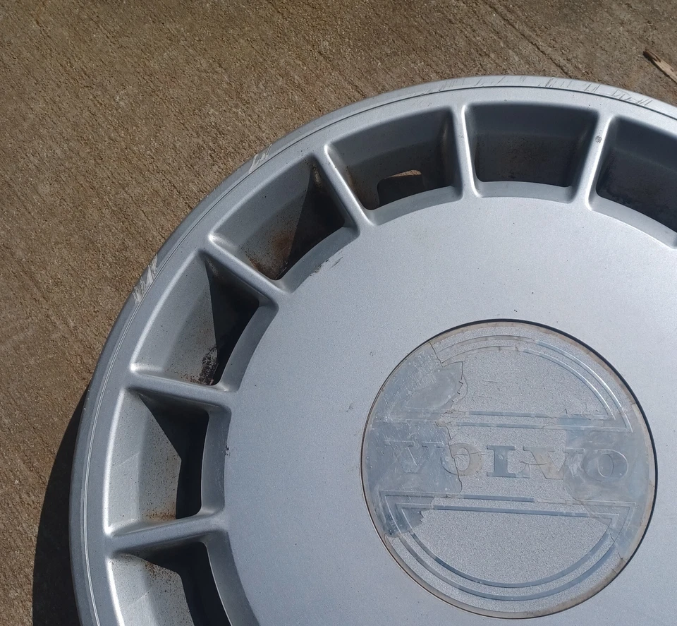 Tapacubos Volvo 240 1989-1993 se adapta a ruedas de 14 pulgadas, p/n 3540176, 62002 02 Foto 2 de 4