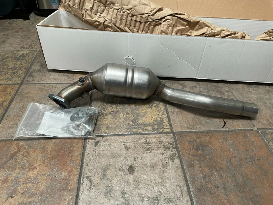 Convertidor catalítico ajuste directo MAGNAFLOW 49928 Porsche 911 2002-2008 49 estados Foto 2 de 4