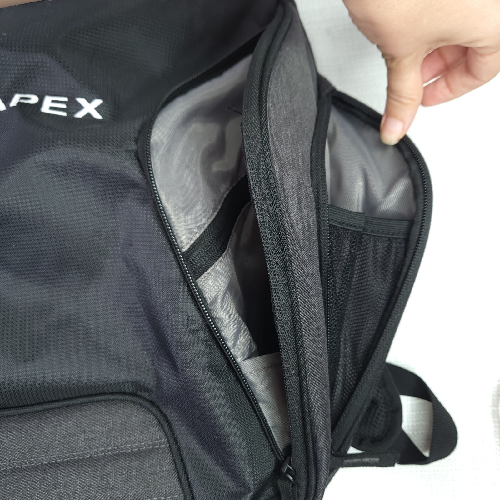 Ogio Hatch Backpack Excellent Condition Large Lap… - image 5