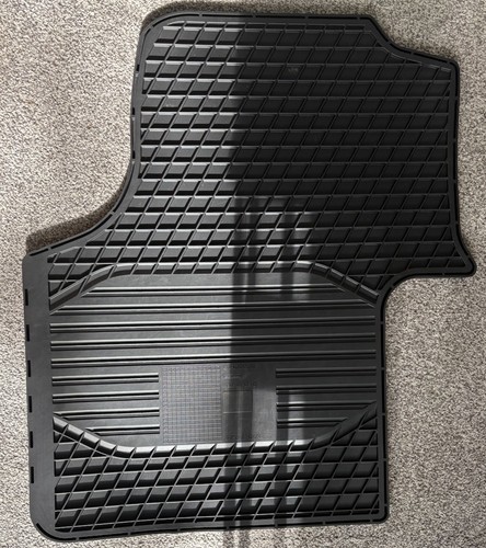 Mercedes Sprinter 907 FLOOR MATS. GENUINE MERCEDES PART A9076807701 A9076805701 - Picture 5 of 9