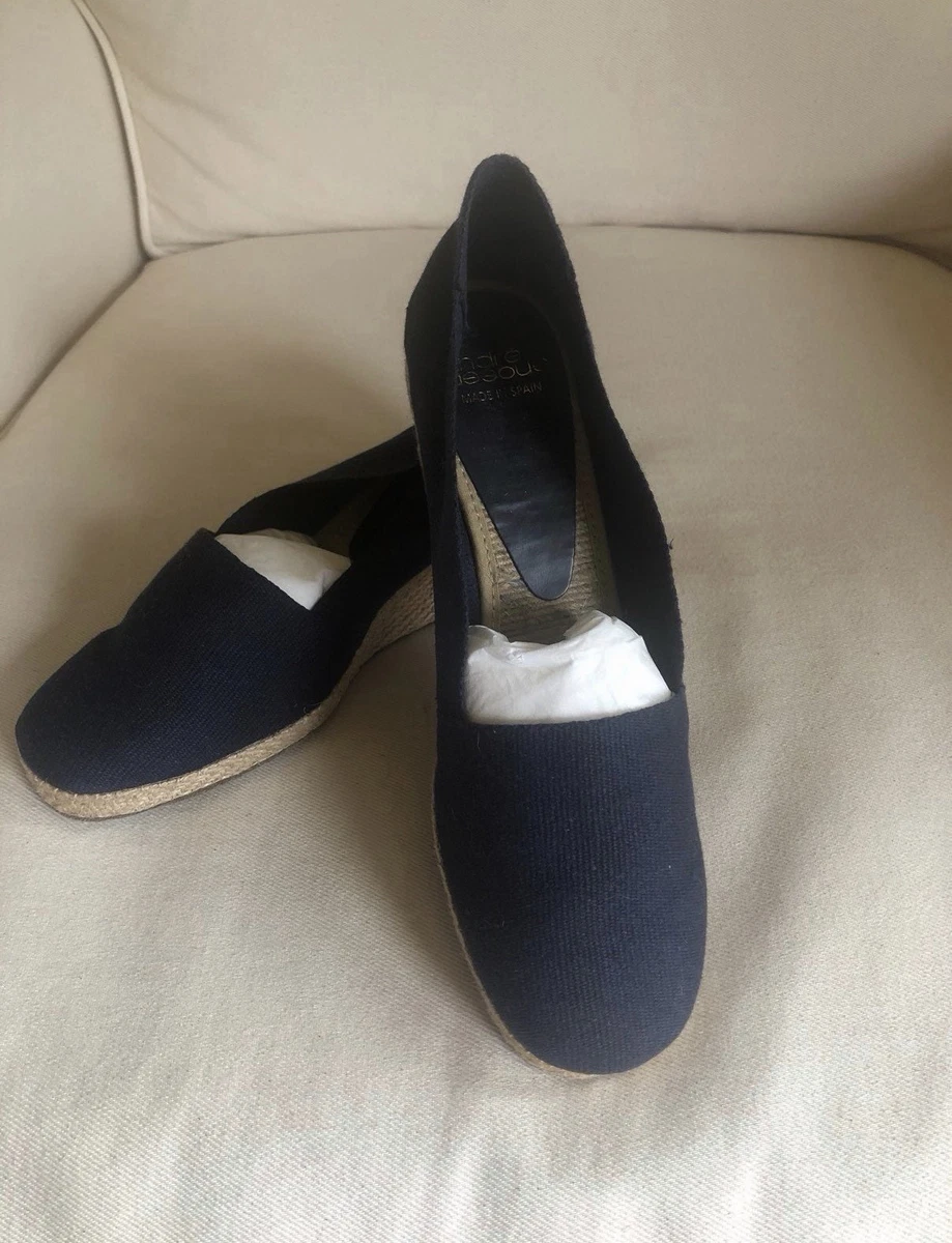 Women's André Assous Sandals and Flip-Flops