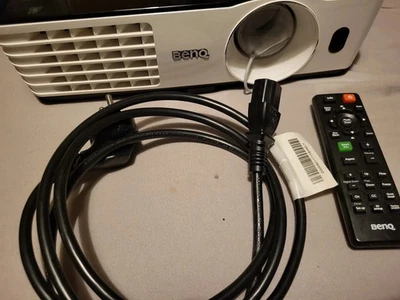Beamer BenQ TH681 3D 1080p FullHD 3000 Ansi Lumen 13000:1 - Lampe neu - Bild 1 von 4