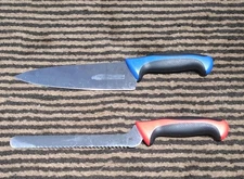 Mercer Culinary Millennia Chef's Knife, 8 Inch Blue & Offset Bread 8" Red