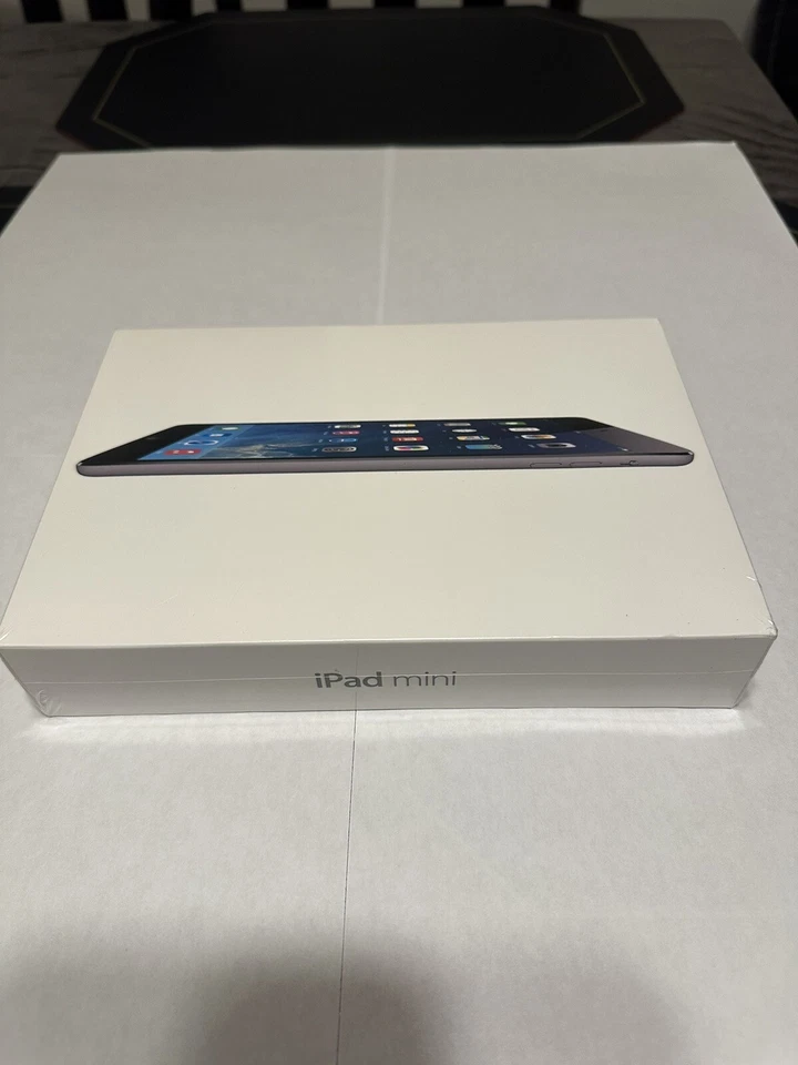 ipad mini 1st generation 16gb new collector's item !! Read 👇👇👇!!!! - Image 2 of 4