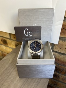 Montre GUESS Collection Parfait Etat