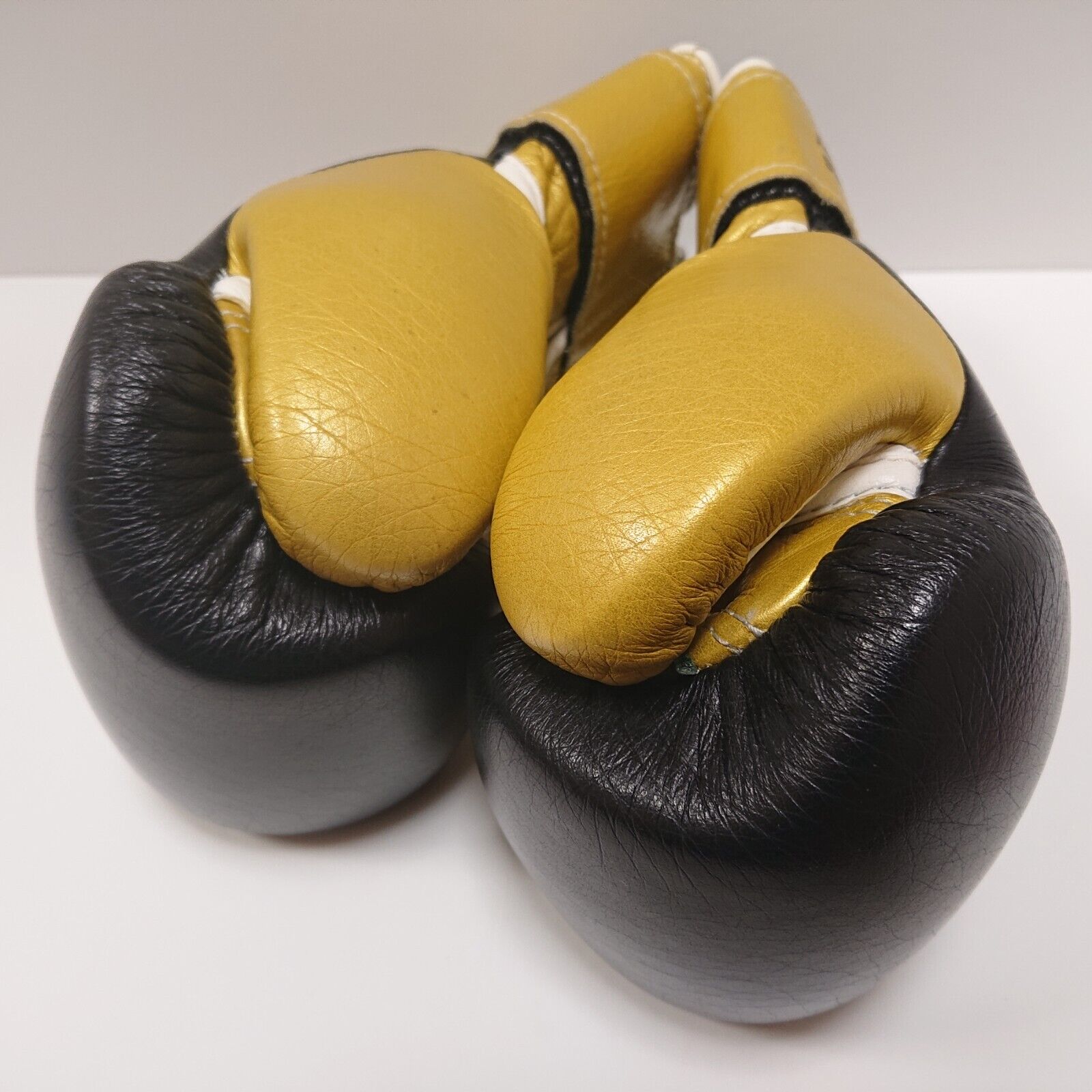 Winning×rsc Boxing Gloves 8oz Black/Gold CO-MS-200B Magic Tape