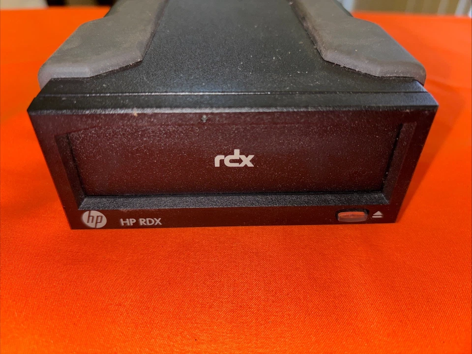Hewlett Packard Enterprise HPE RDX 1000e External Removable Disk Backup System - Image 2 of 3