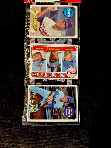 1969 TOPPS XMAS BASEBALL RACK PACK BEAUTIFUL NOLAN RYAN ROD CAREW DICK DRAGO RC