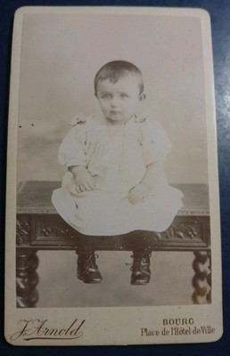 C. 1890 CDV Baby Puppe A Bourg En Bresse Arnold Foto Ain 