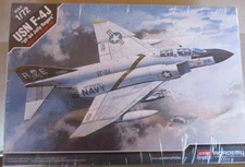 ACADEMY  12529 F-4J VF-84 USN Jolly Rogers JET FIGHTER WRAPPED 1:72 KIT NAVY