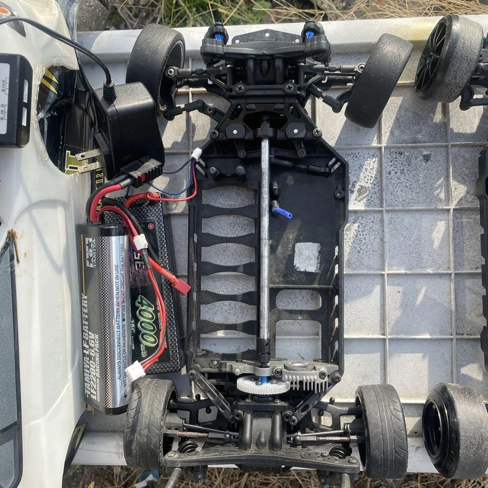 Paquete Yokomo Drift Chasis Coche Rc Escala 1/10 Proyecto Tal cual Para Piezas O Foto 3 de 4