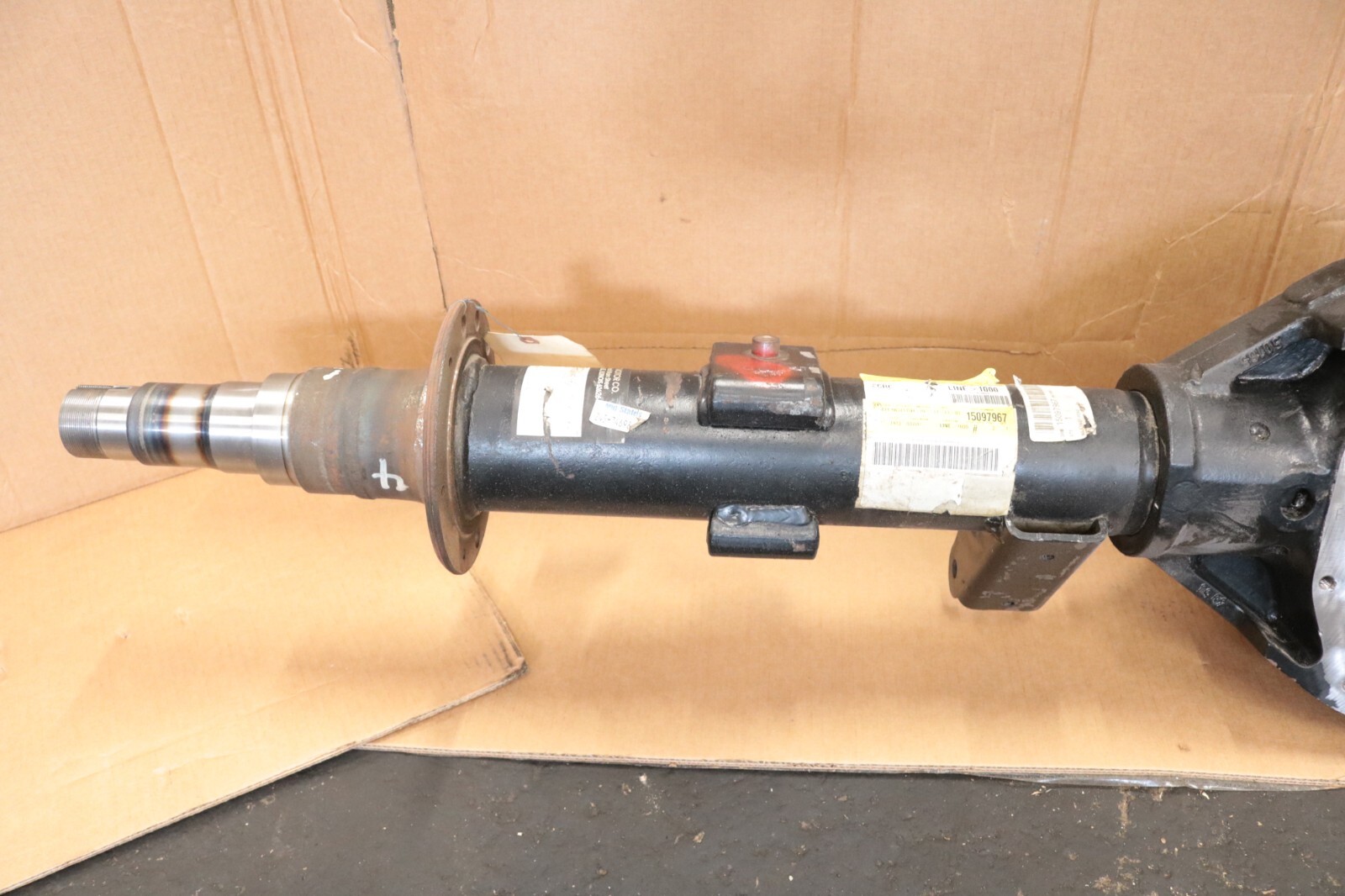 20002007 Chevy C4500 C5500 GMT 560 P Truck Dana 80 Rear Axle Housing