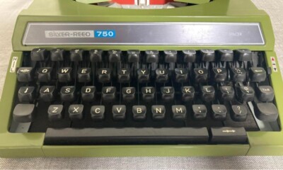 Silver Reed 750 Typewriter by Seiko Retro Vintage with Case