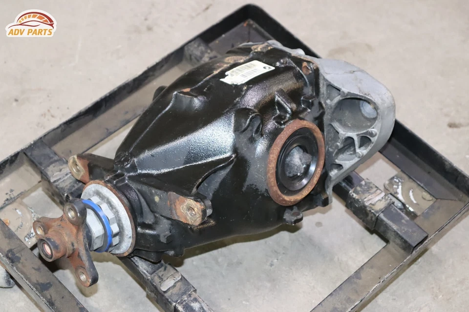 2014 - 2018 BMW 328d F30 REAR DIFFERENTIAL AXLE CARRIER OEM - Image 2 of 4