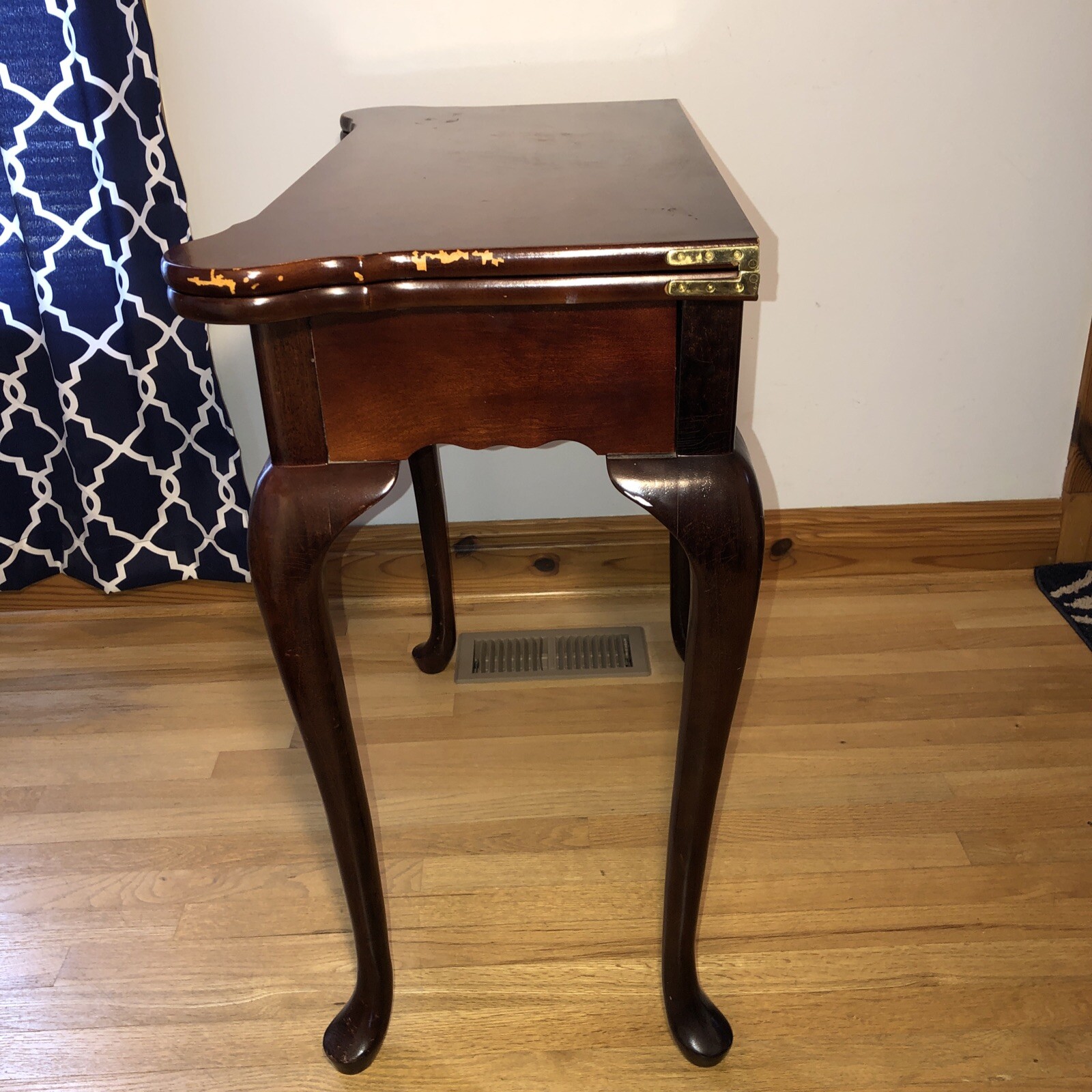 Bombay Company Queen Anne Mahogany Wood Game Card Fold Over Out Console