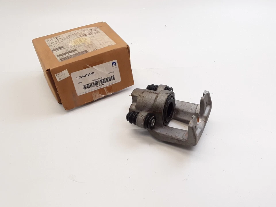 Pinça de freio a disco traseira direita Mopar 05143702AB para Jeep Commander Grand Cherokee - Imagem 2 de 4