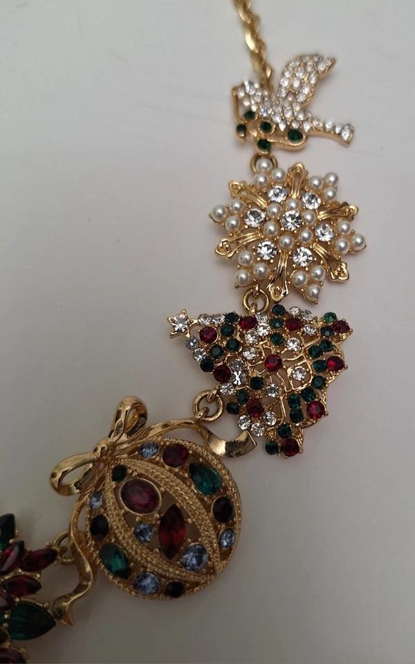 Collar de colección Charter Club para Macy's diamantes de imitación encanto de Navidad Foto 4 de 4