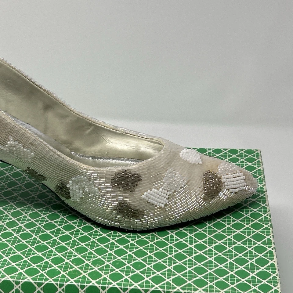 Hermosos zapatos de salón de lentejuelas vintage J. Renee con cuentas marfil 9M con caja y bolsa antipolvo Foto 4 de 4