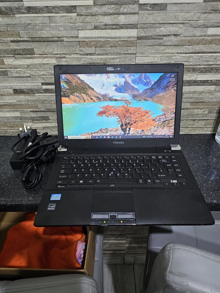 J876 Toshiba TECRA R940 Laptop Intel i5 3rd Gen 500GB 4gb RAM 14 " Win 10 Wifi - Image 2 of 4