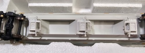 1989-1 Atlas TRLX Texas Railcar Cylindrical 3-Bay Covered Hopper - Picture 6 of 8