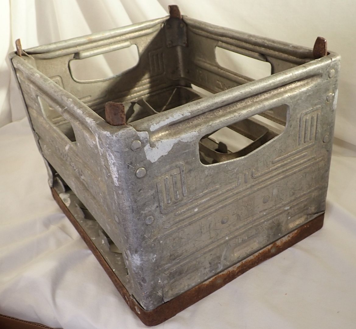 Vintage Sealtest Metal Milk Crate for 12 1qt Bottles Aluminum