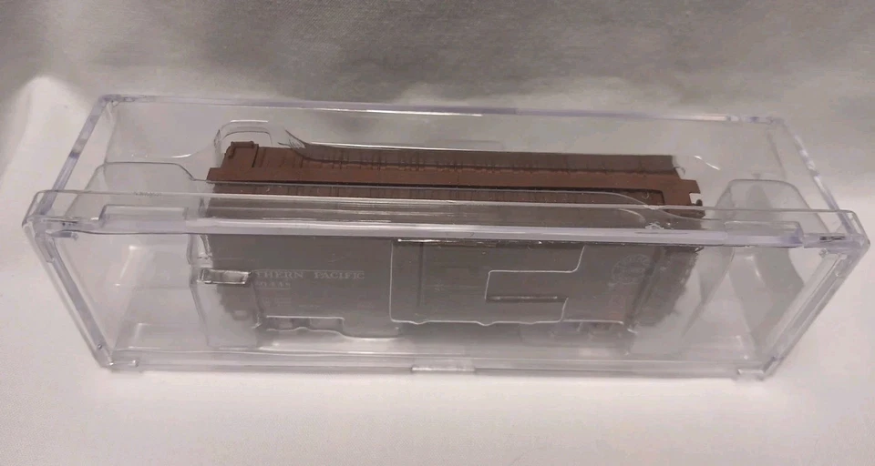 66013-25/60448 Southern Pacific Lines 12 Panel 40' Boxcar Intermountain N-scale - Image 2 of 4