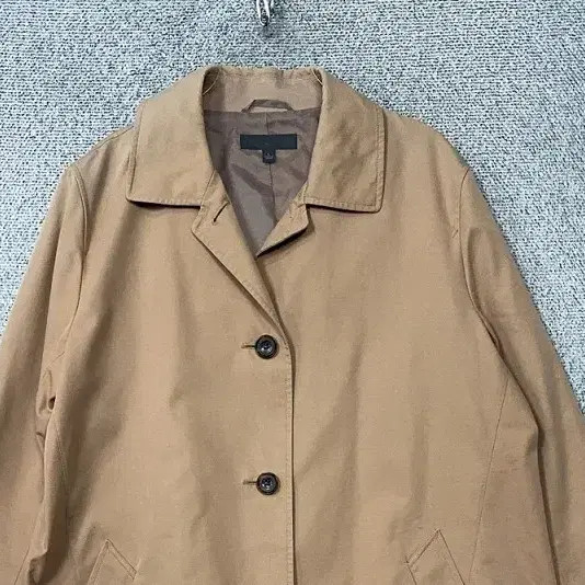 Uniqlo Beige Button-up Work Coat L thumbnail 4