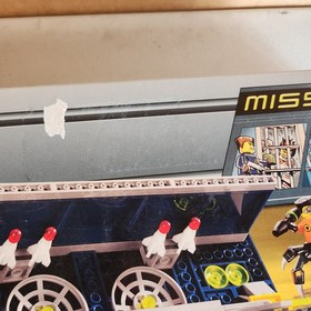 Box Damage but NSIB NIB New LEGO 8635 Agents Mobile Command Center Sealed