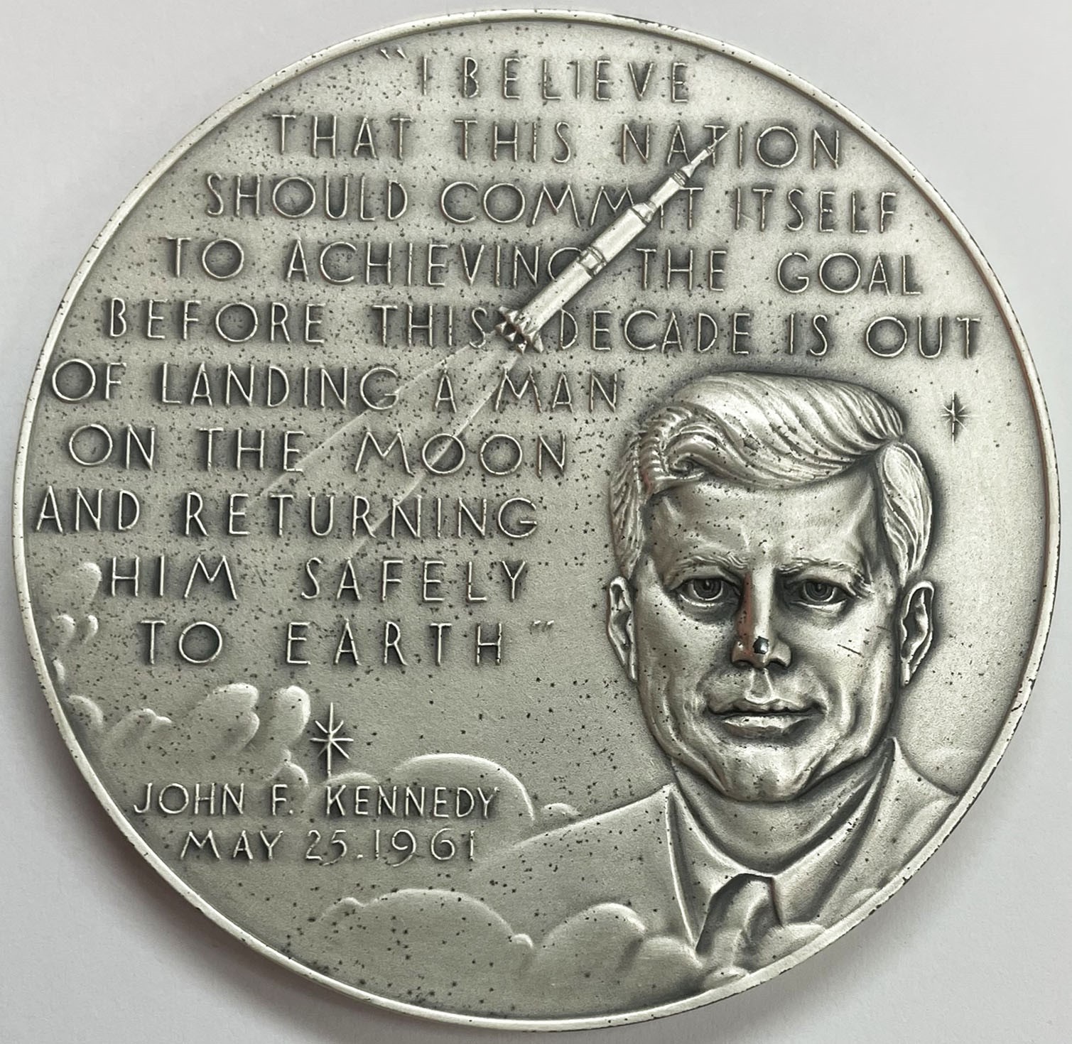 1969 SILVER APOLLO 11 MOON LANDING MEDALLIC ARTS 136  grams 63mm 999 MEDAL #1562