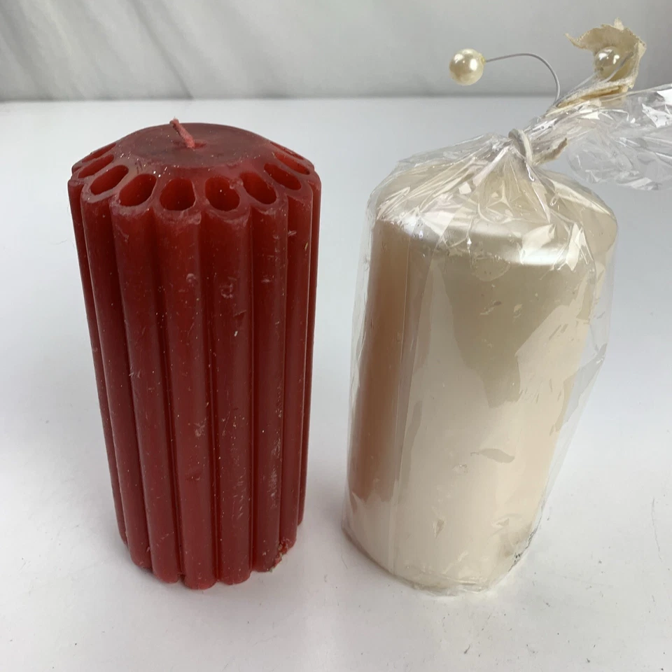 Lot of 2 Candles 6" Tall Red White Holiday Decor - Image 2 of 4