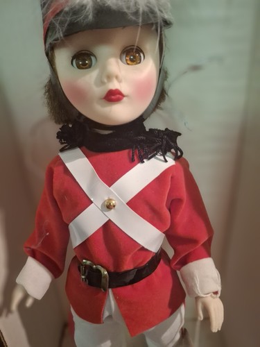 Effanbee "Parade Of the Wooden Soldiers" Female British SOLDIER DOLL, NIB, Tags - Picture 6 of 14