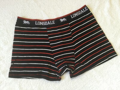 HERREN HOCHWERTIGE LONSDALE BOXERSHORTS TRUNKS KONTUR VORNE SCHWARZ GESTREIFT ODER ROT 