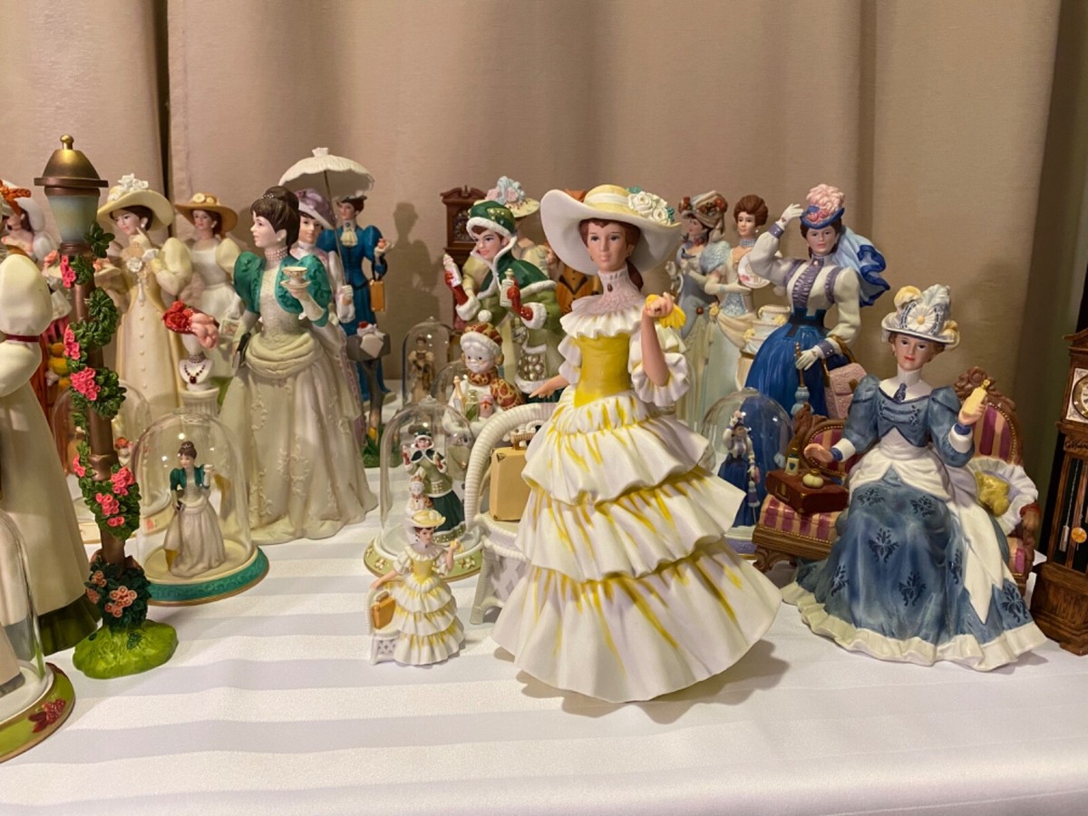AVON Award President's Club Ms. Albee Porcelain Full Size Figurine