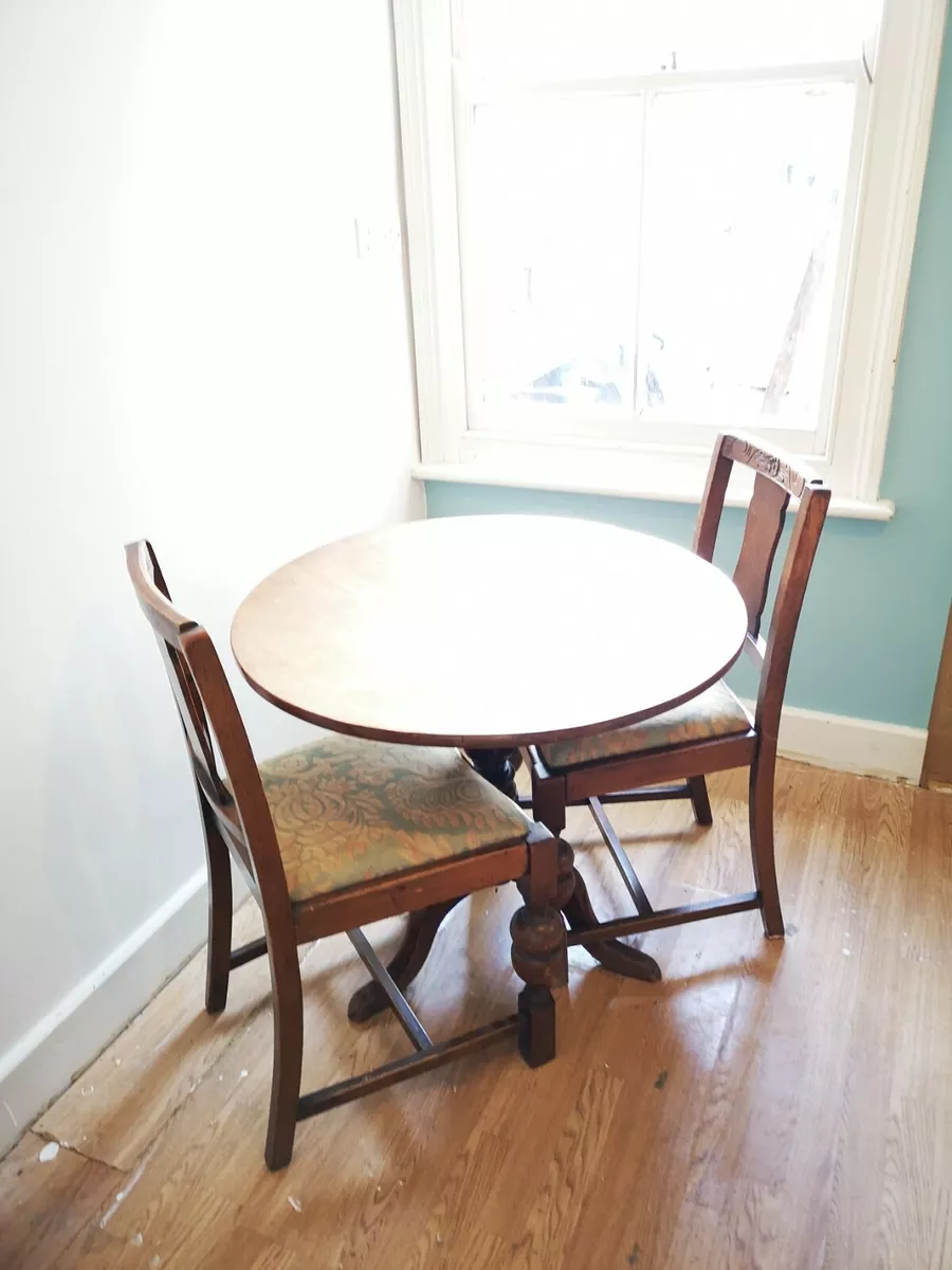 Small vintage table and chairs online