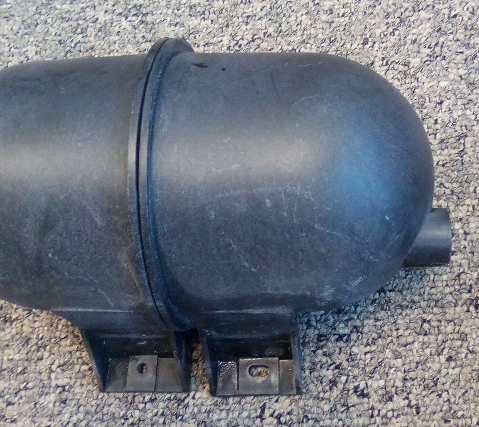 真空存储罐塑料椭圆形。 通用 1986 - 92 布劳厄姆 FC-44DG — 第 3/4 张图片