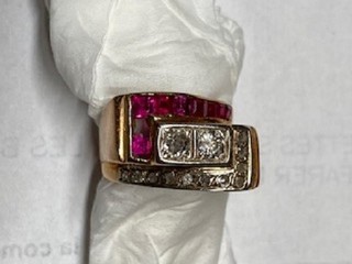 BAGUE TANK OR JAUNE 18K RUBIS ET DIAMANTS POIDS 6 2GRS