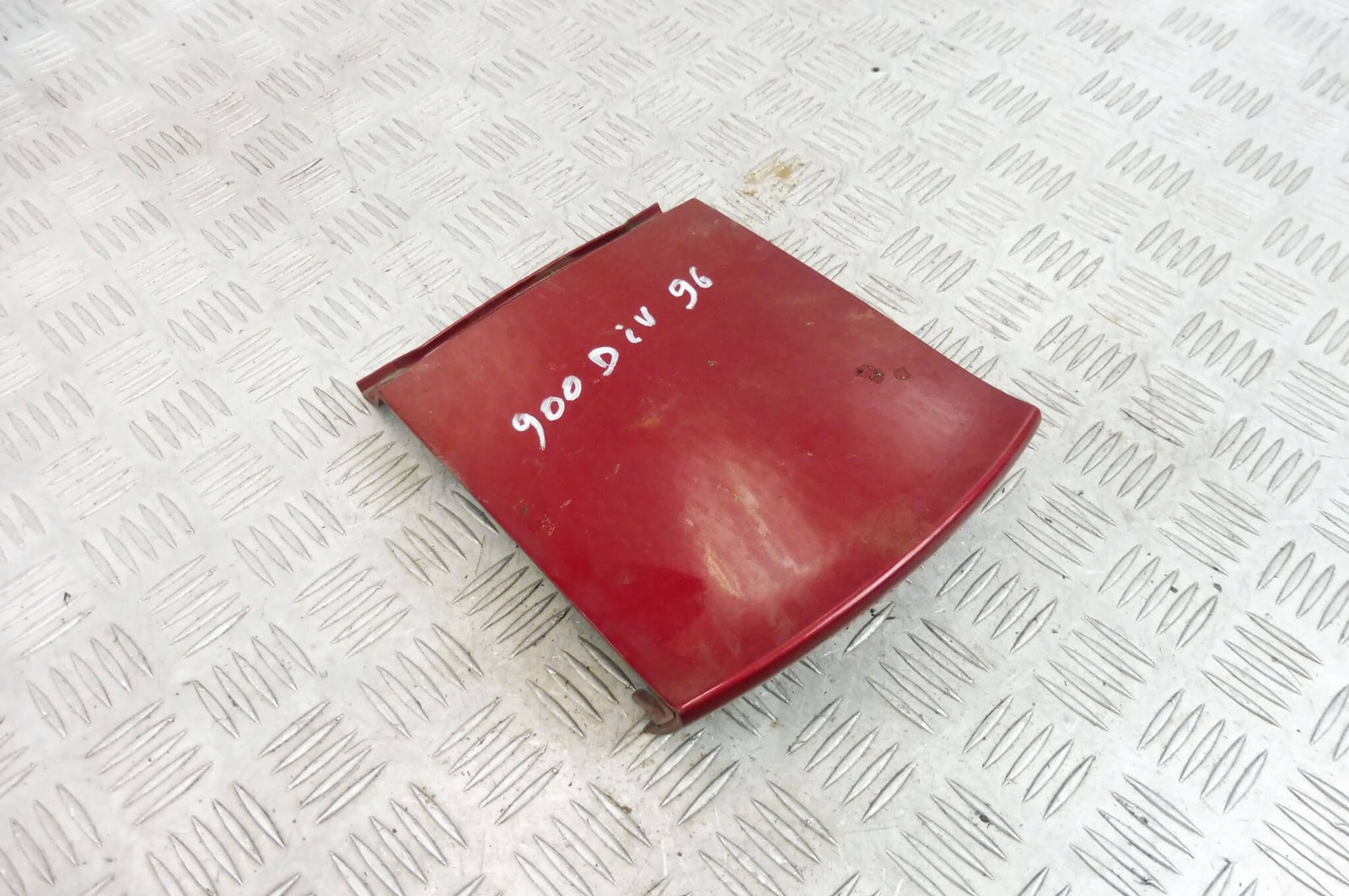 Yamaha 900 Diversion Rear Tail Light Cover Type 4KM - 1994/2003