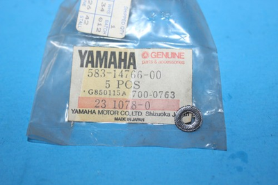 #ad NOS GENUINE ORIGINAL YAMAHA WASHER PLATE XV1000 XT350 XT500 OEM # 583 14766 00 $3.95