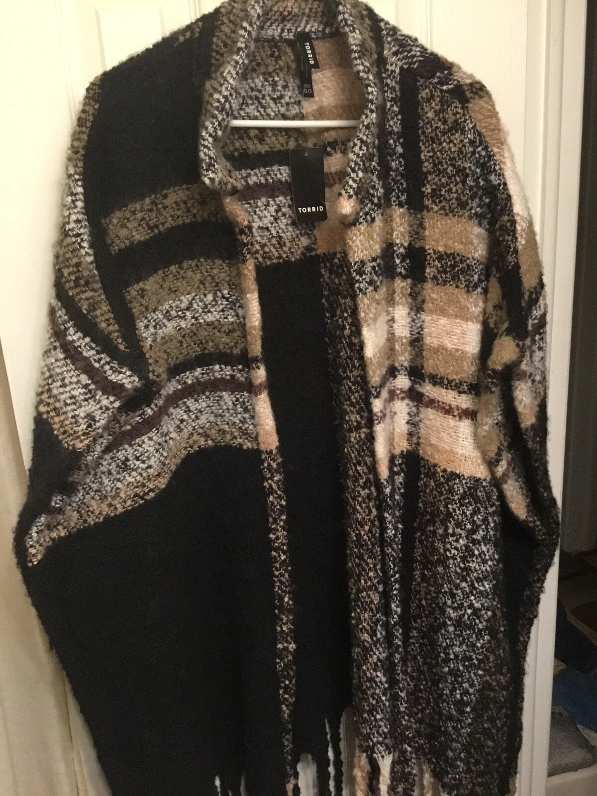Rare Torrid Woman’s Sweater Poncho Boho Style Plaid Fringe Shawl One Size NEW