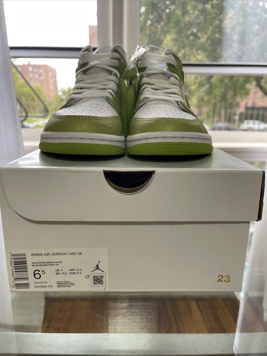 Nike Air Jordan 1 Mid SE Women's Green Snakeskin Size 6.5W Nike Air Jordan 1 Mid SE Women's Green Snakeskin Size 6.5W