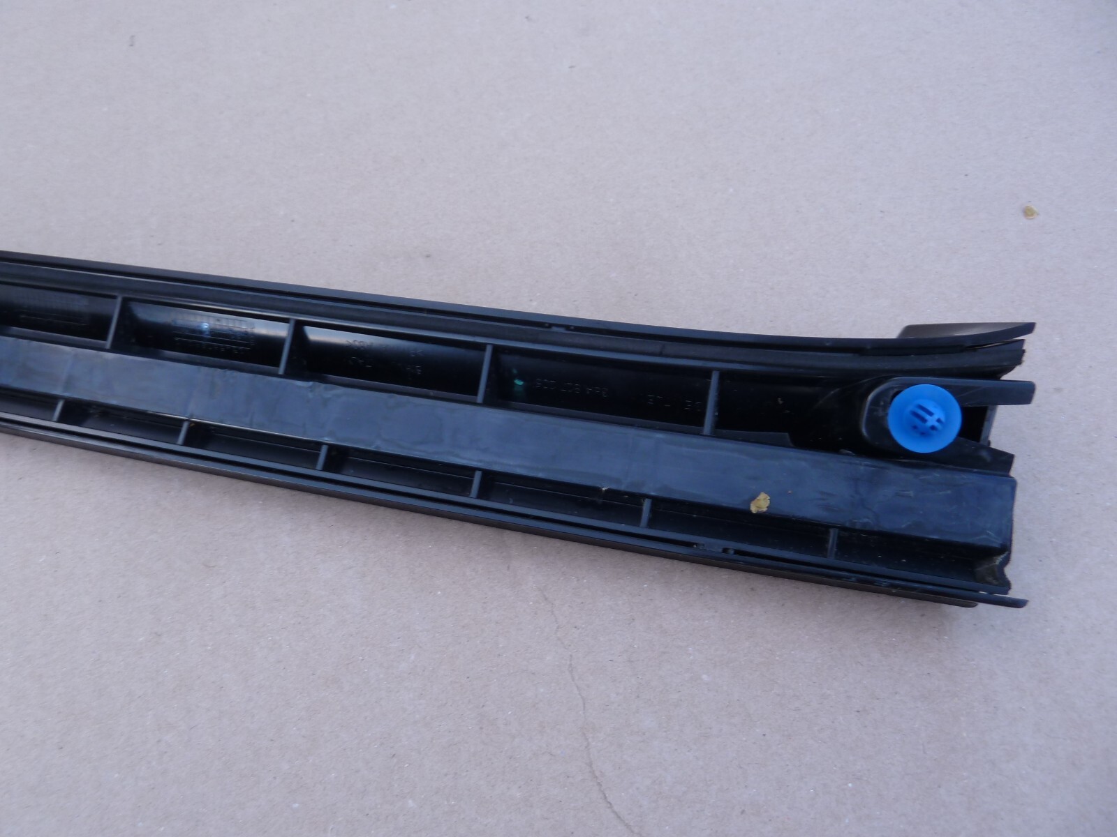 BENTLEY Bentayga Drivers Side Left Rear Back Glass Edge Molding Trim Garnish