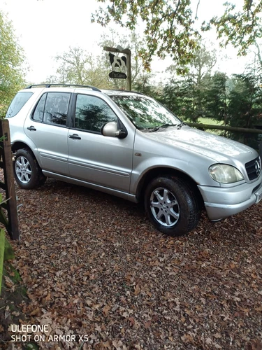 Mercedes ML430 V8 Petrol Estate 4x4 - Picture 2 of 19