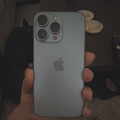 Apple iPhone Blue Lightning iOS Bar Style Smartphone