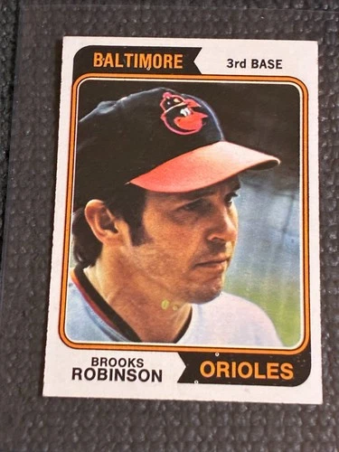 1974 Topps Brooks Robinson #160 - No Creases Sharp Corners Paint Circle on Neck